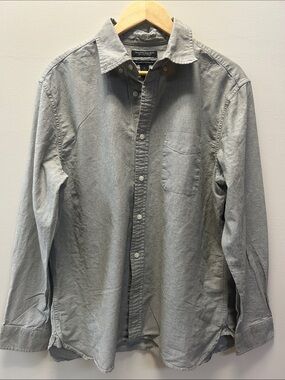 Banana Republic Organic Cotton Men's UntuckClassic Button-Up Shirt in Sage Green